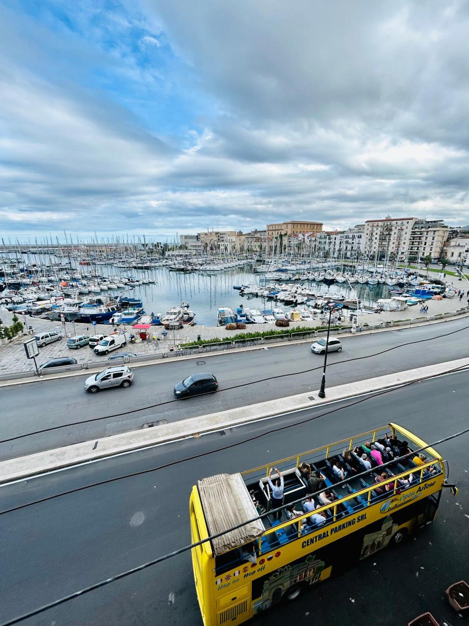 Calamia Appartement Palermo Buitenkant foto